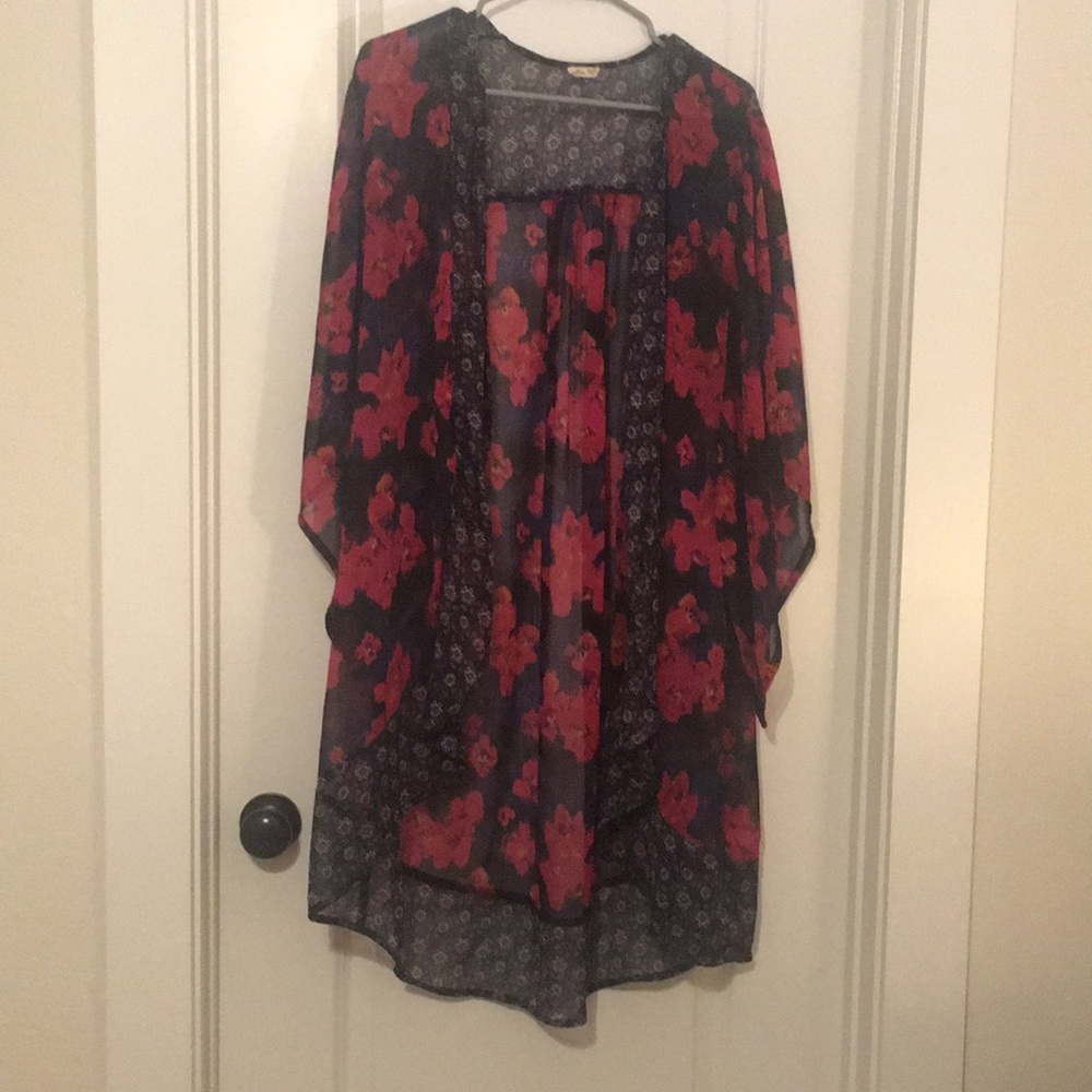 Dual floral kimono//hollister